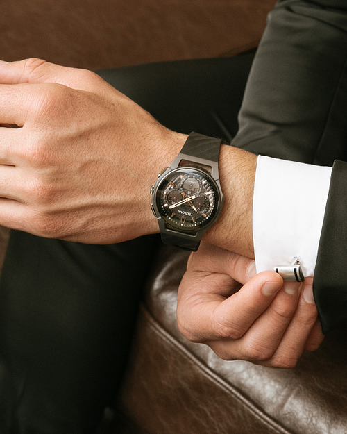 Bulova Curv 98A162 Caballero